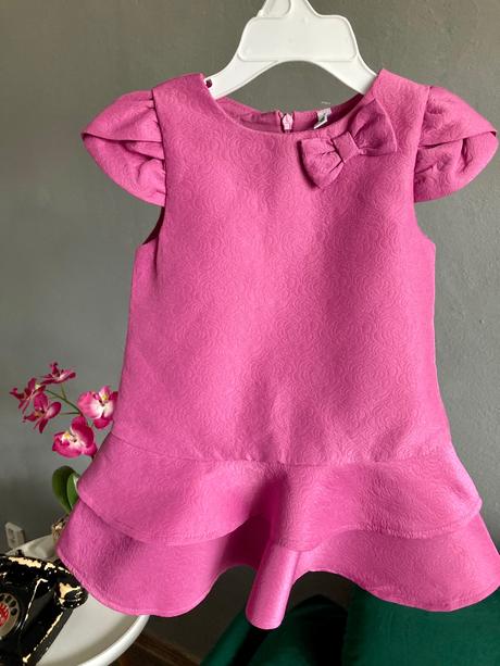 Krásne luxusné šaty, 80