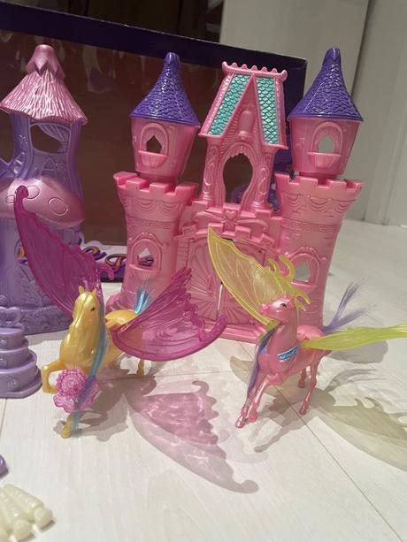 Hrad s postavičkami, 