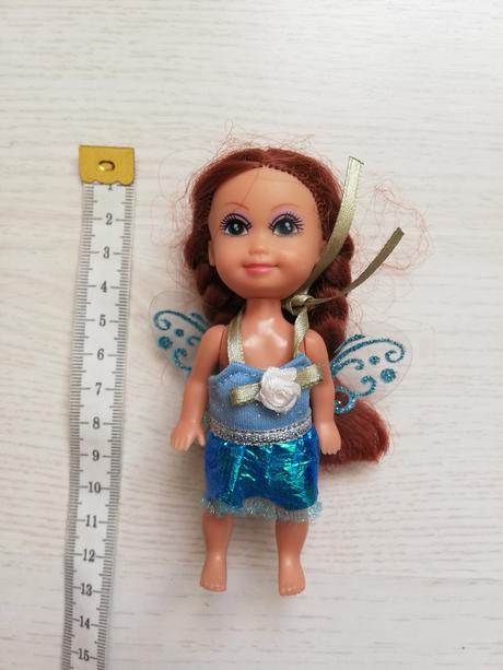 Malá bábika s motýlími krídlami, 