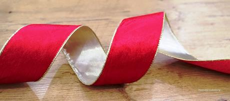 Ozdobná stuha zamatová - 63 mm -červená so zlatým, 