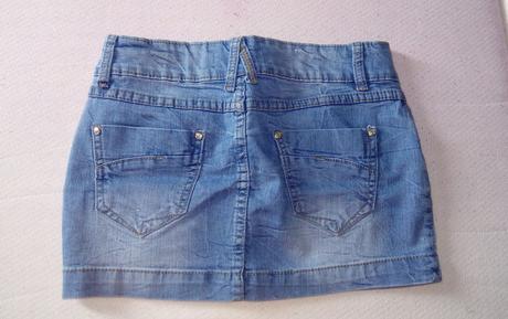 Rifľová minisukňa, 26