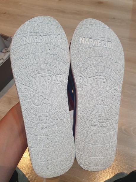 Slapky, napapijri,38