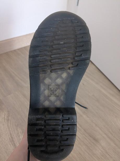 Topánky dr. martens s kvetinovým vzorom, 34