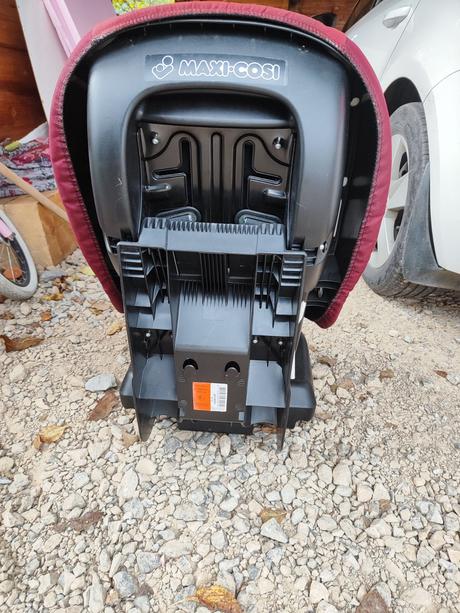 Darujem autosedačku, maxi cosi