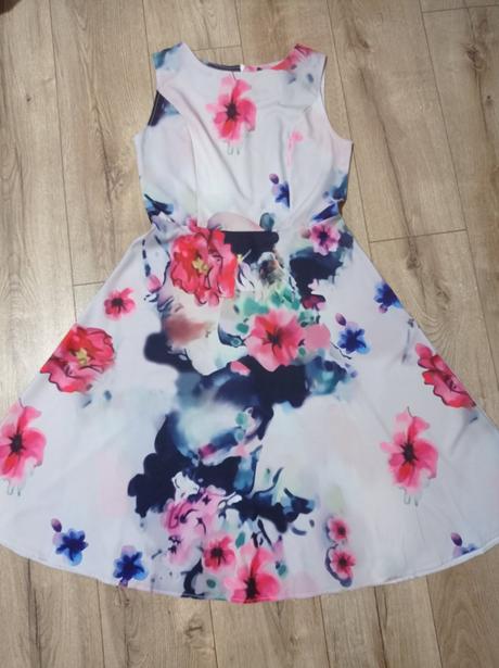 Nádherné midi šaty, m