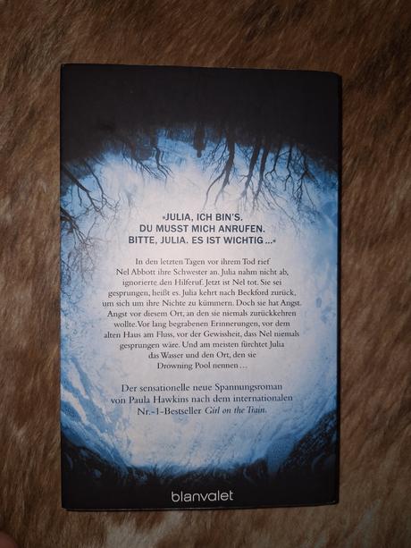 Paula hawkins into the water nemecka kniha, 