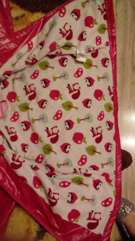 Nepremokavy kabat cervena ciapocka, 116