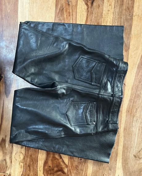 Čierne kožené nohavice, s