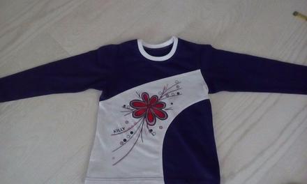 Tmavofialové tričko s kvetom, 116