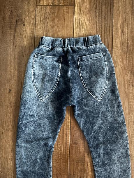 Teplákove nohavice, 140