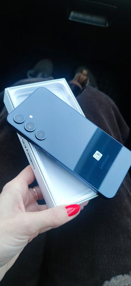 Predám samsung galaxy a35 8g/256 gb, samsung