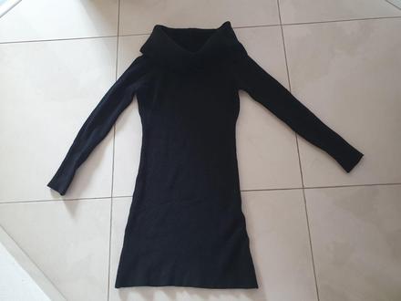 Svetríkové šaty s veľkým rolákom, xs