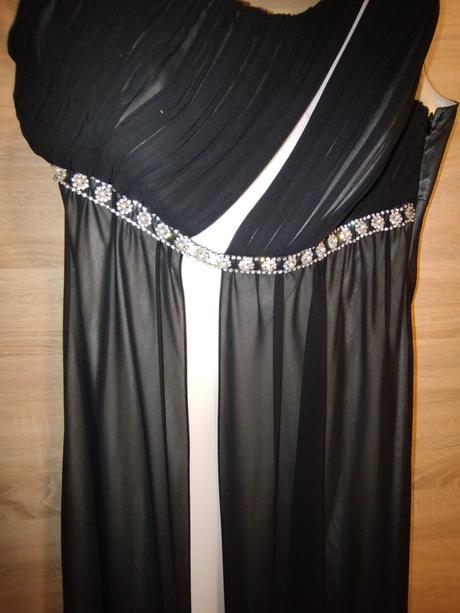 Plesové šaty, 42