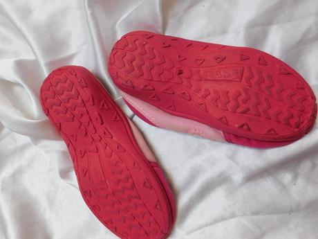 Topanky na plavanie, 29