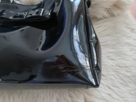 Kožená lakovaná kabelka,