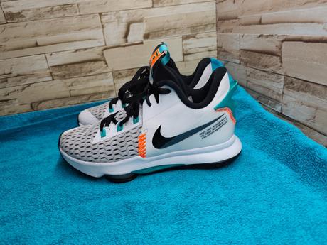 Nike 42,5 - pánske tenisky lebron witness 5, nike,42