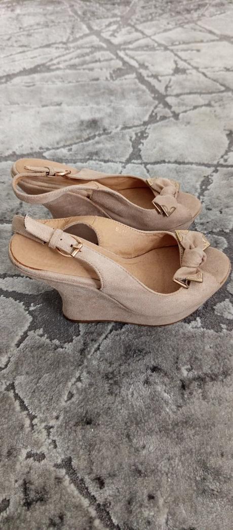 Sandále na platforme, 37