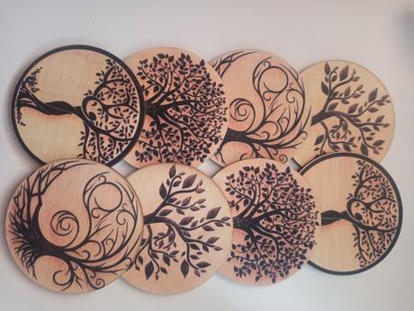 Podšálky, podnosy, 