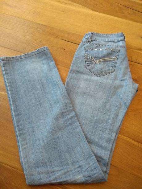 Svetlomodré dámske rifle, 34