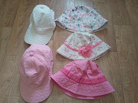 Klobúčiky a šiltovky, f&f