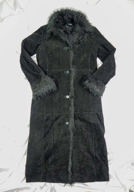 Luxusný čierny kožuch, 42