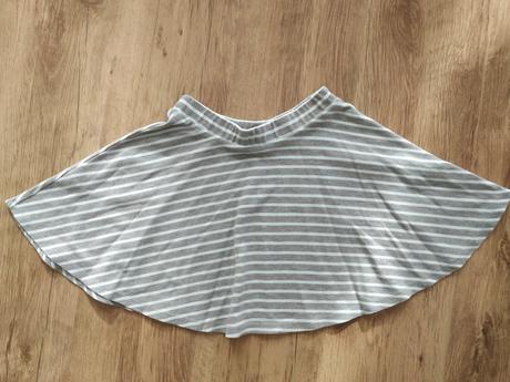 Dievčenská sukňa v 128, marks & spencer,128