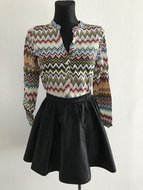 Farebná blúzka na leto, s