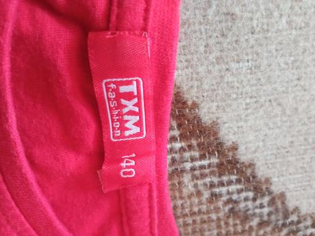 Vianočné tričko so srdcom a vločkami, 134