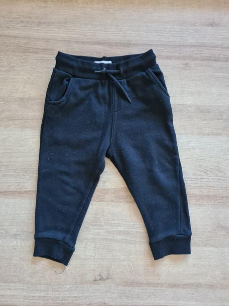 Čierne hrubšie tepláky, reserved,92