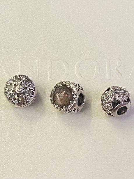 Pandora trblietave koralky, pandora