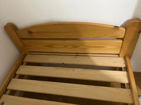 Posteľ masív, šírka (cm): 90,dĺžka (cm): 200