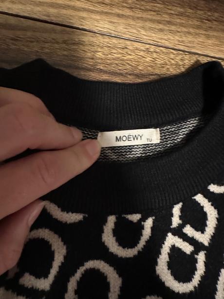 Dámske svetrové šaty,