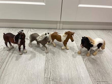 Schleich ťažné kone, 