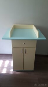 Prebaľovací pult - skrinka,