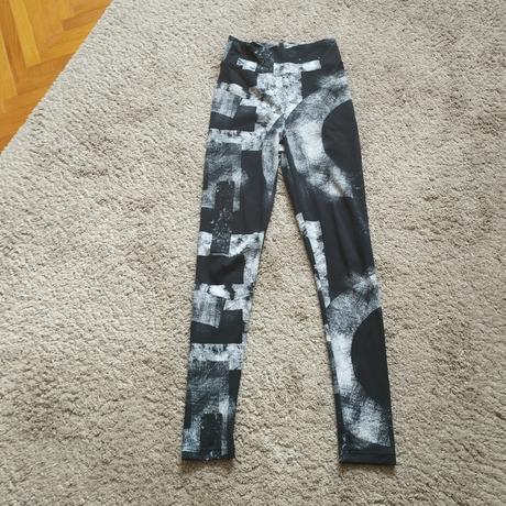 Legínys vysokým pásom, m