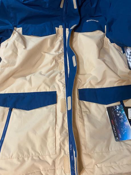 Nová nenosená vetrovka, l