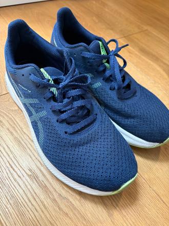 Bezecke tenisky, asics,38
