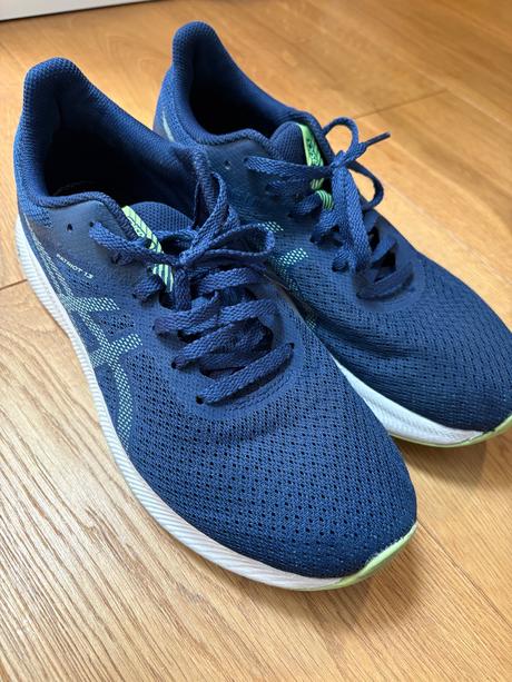 Bezecke tenisky, asics,38