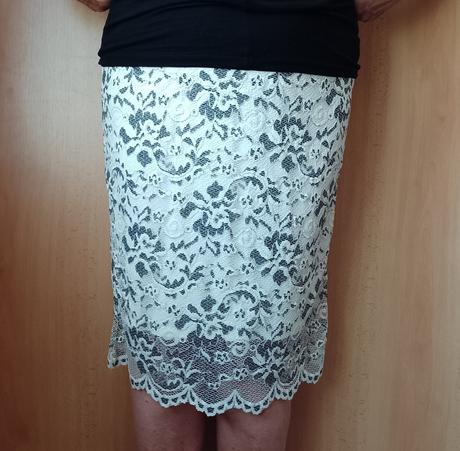 Luxusná čipkovaná sukňa v. xl top stav, xl