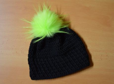 Čiapočka s pravým jemným brmbolcom, <50 - 158