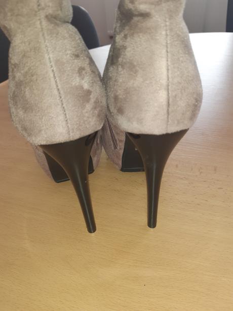 Prechodné vysoké čižmy, nenosené, 39