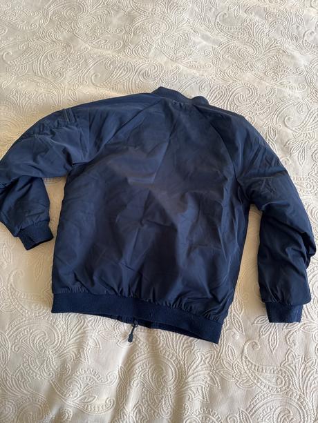 Tmavomodrá bomberka, sinsay,128