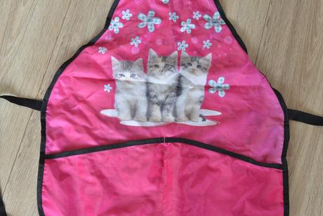 Zásterka na výtvarnú s mačičkami, 