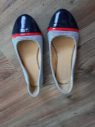 Balerinky, 30