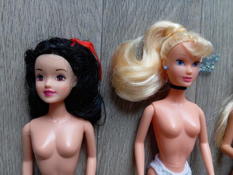 Barbie, snehulienka a popoluška,