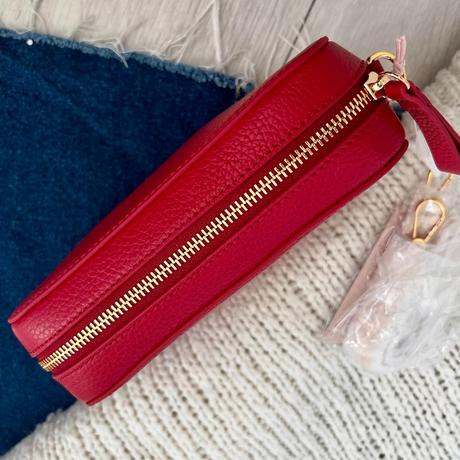 Krásna coccinelle crossbody s retiazkou, coccinelle