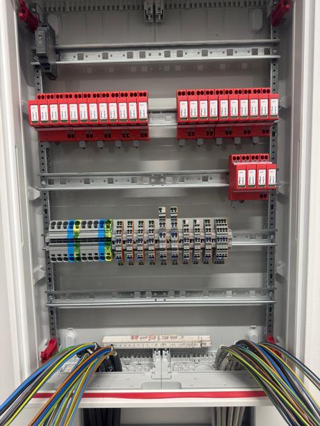 Elektrikár a elektroinštalačné služby - provoltis, 