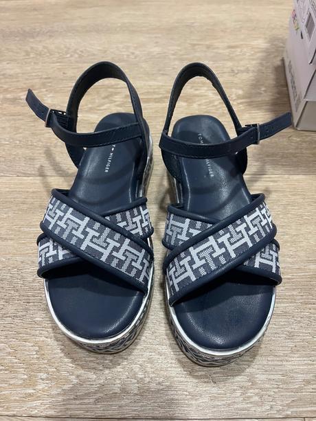 Sandalky, tommy hilfiger,33