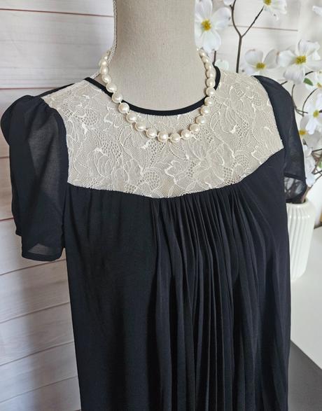 Pekné lahulinké šaty, 38