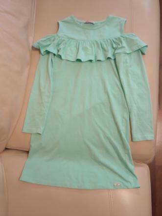 Ponúkam dievčenské šaty, 146